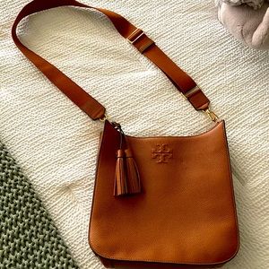 Crossbody handbag